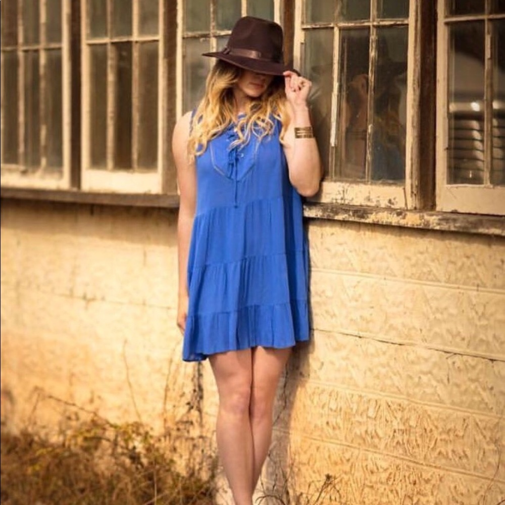 Lace up ruffle dress in blue